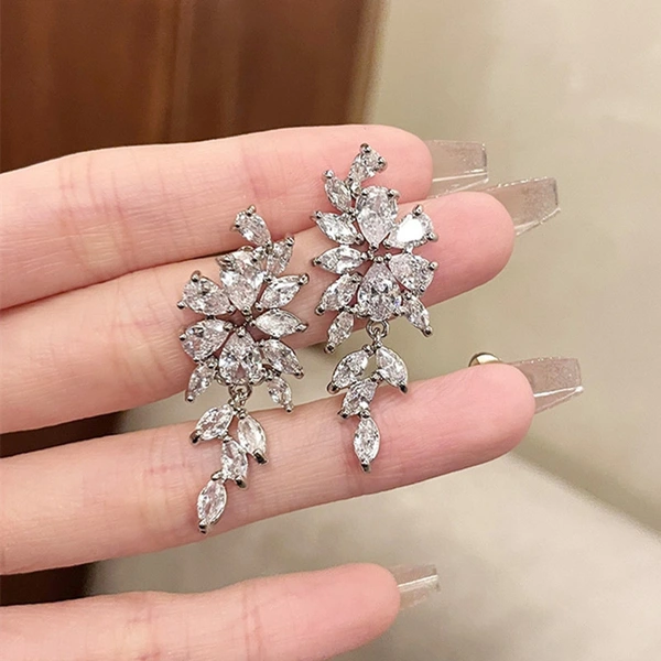European and American luxury super flash earrings leaf temperament design earrings long wisteria flower exquisite earrings for women