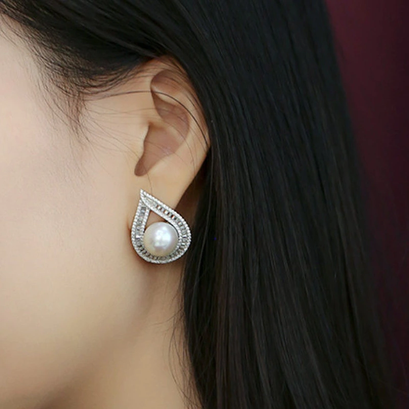 New temperament lady earrings imitation pearl water drop exquisite earrings princess elegant geometric jewelry