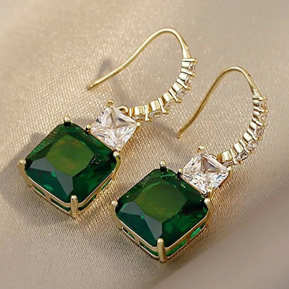 European and American hot-selling emerald earrings, fashionable and elegant, personalized geometric square diamond earrings for women
