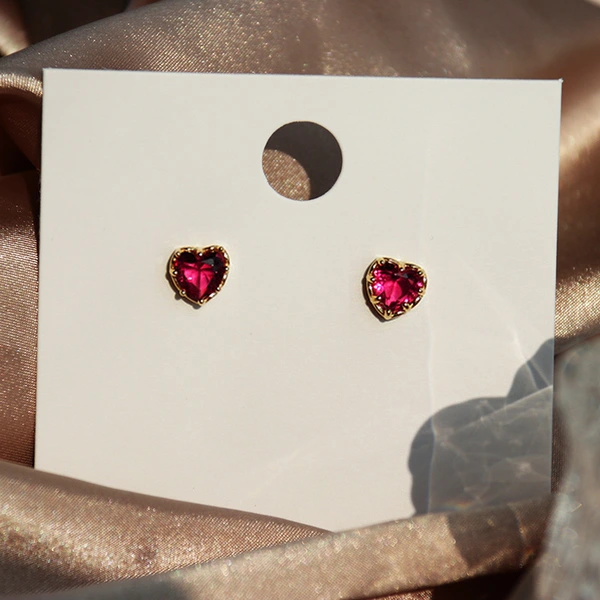 Live hot selling sweetheart earrings for women, heart-shaped sweet earrings for daily wear, exquisite zircon jewelry