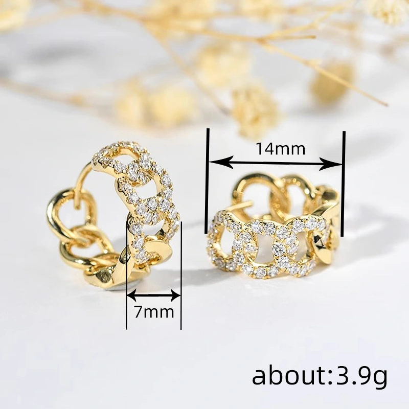 Metal hollow micro-inlaid zircon earrings with shiny ring buckle design, personalized jewelry, fashionable and light luxury jewelry