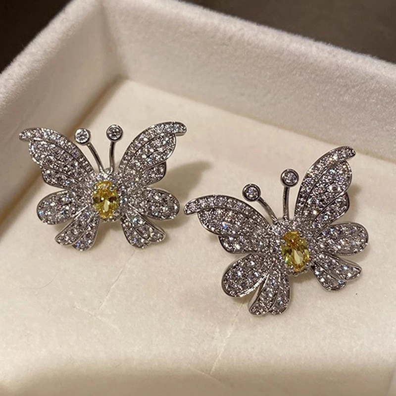  Live broadcast of creative and exquisite butterfly earrings for women, fashionable and light luxury design jewelry, fresh and sweet style