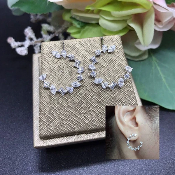 Live hot selling earrings creative geometric zircon C-shaped earrings for women with round faces and slimming earrings