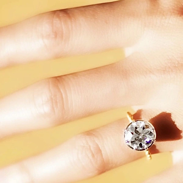  European and American style fashion ring rose vine hollow wrapped wedding ring simple twist luxury ring for women