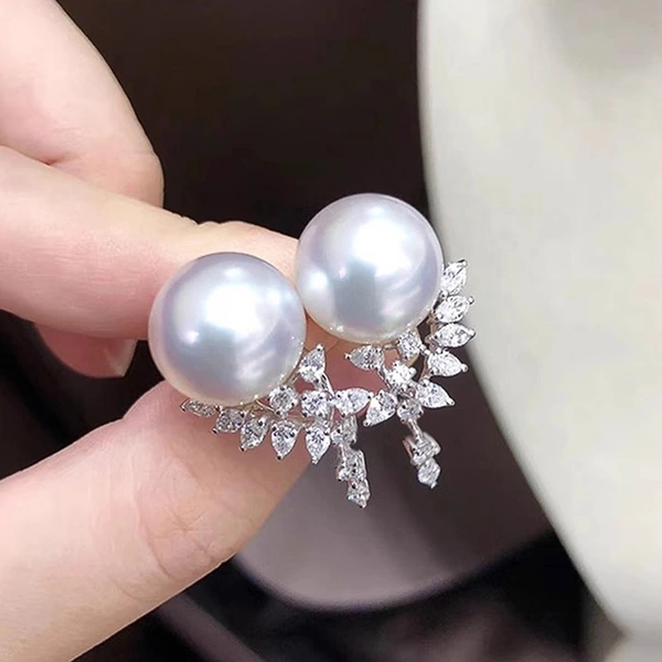  Celebrity dress imitation pearl earrings for women, elegant temperament, geometric zircon earrings, design, light luxury jewelry