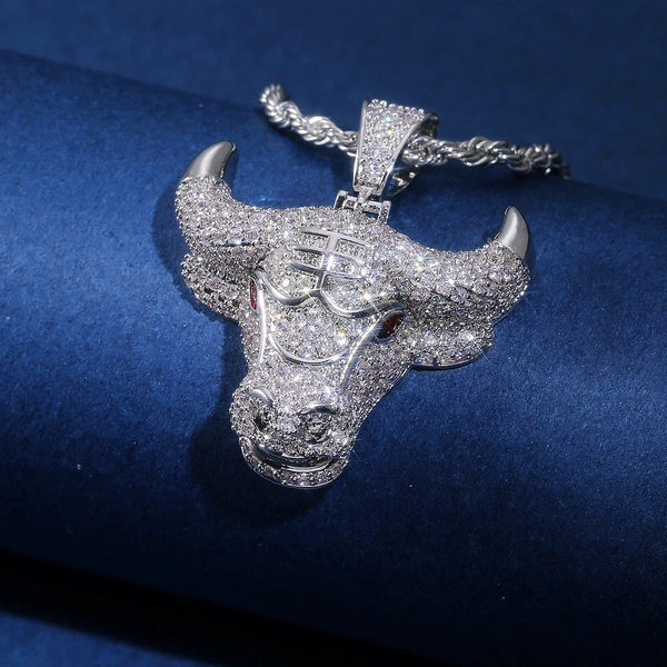   New creative and domineering zodiac bull head pendant necklace copper micro-inlaid zircon high-quality necklace
