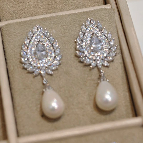 Light luxury celebrity style wedding earrings Seiko luxury full inlaid zircon earrings women imitation pearl bridal earrings