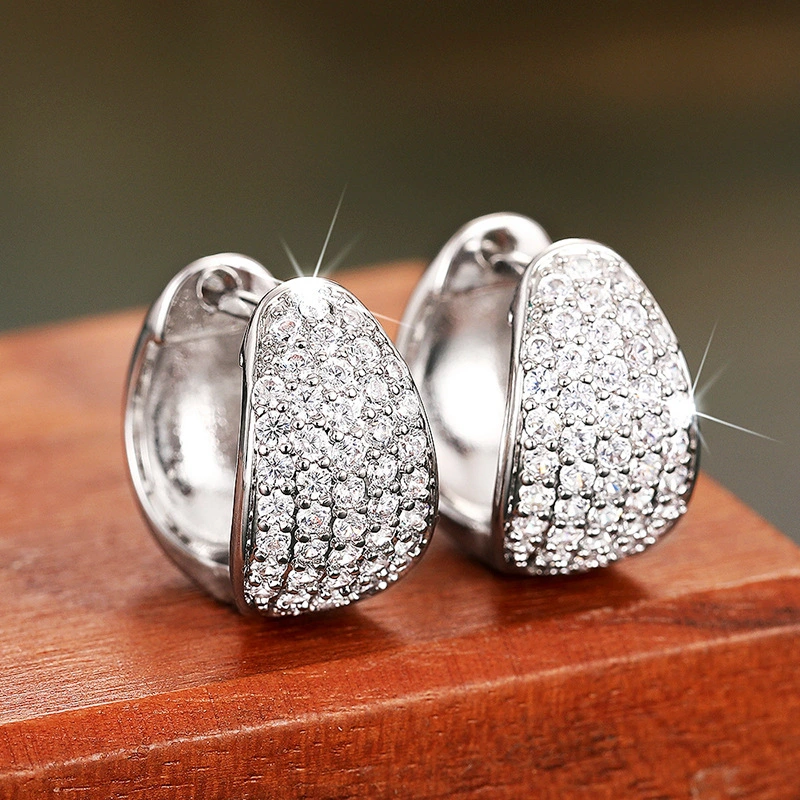 Factory direct sales of popular earrings for women, shiny and elegant French retro jewelry, micro-inlaid zircon, internet celebrity style