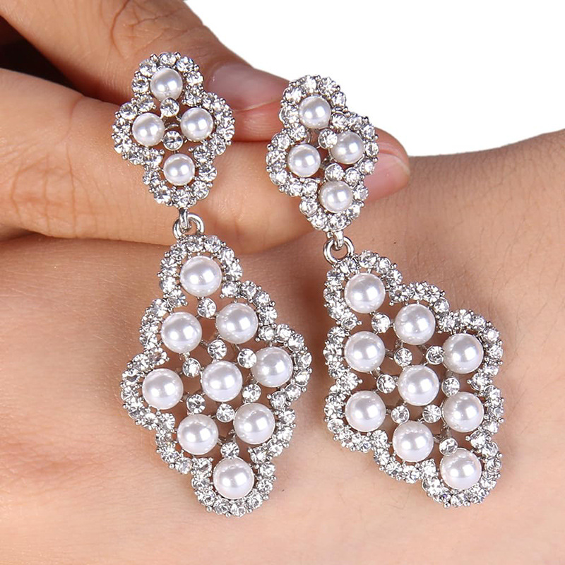 Manufacturer's hot selling Baroque earrings for women, bridal style, high-end dress accessories, personalized ladies' popular style