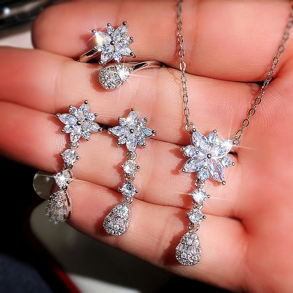 Bridal jewelry necklace three-piece set super shiny flower water drop zircon jewelry Korean version women's necklace set