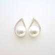  High-end V-shaped earrings with imitation pearl design, exquisite earrings, high-end and elegant popular simple earrings
