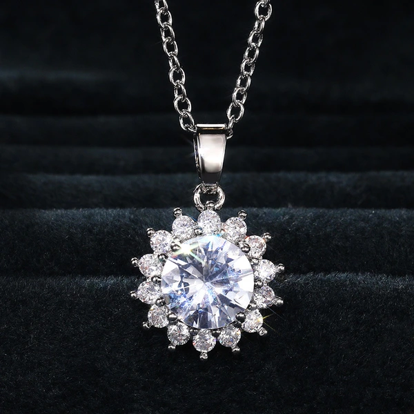 European and American high quality necklace 3A shiny zircon flower necklace for women all-match clavicle chain wholesale