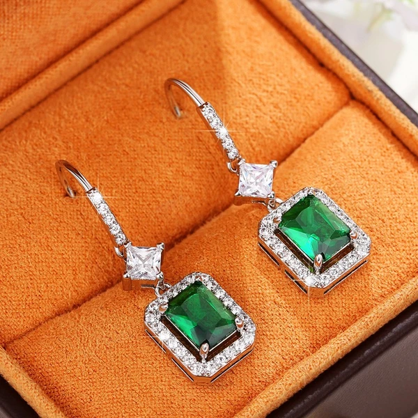 European and American emerald colored gemstone earrings retro earrings earrings jewelry temperament versatile high-end ear hooks for women