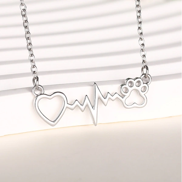    Cat paw necklace, European and American hot-selling heartbeat pattern clavicle necklace, fashionable heart-shaped necklace