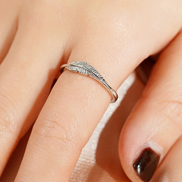  European and American simple leaf ring classic plain ring female daily matching fashion hot jewelry
