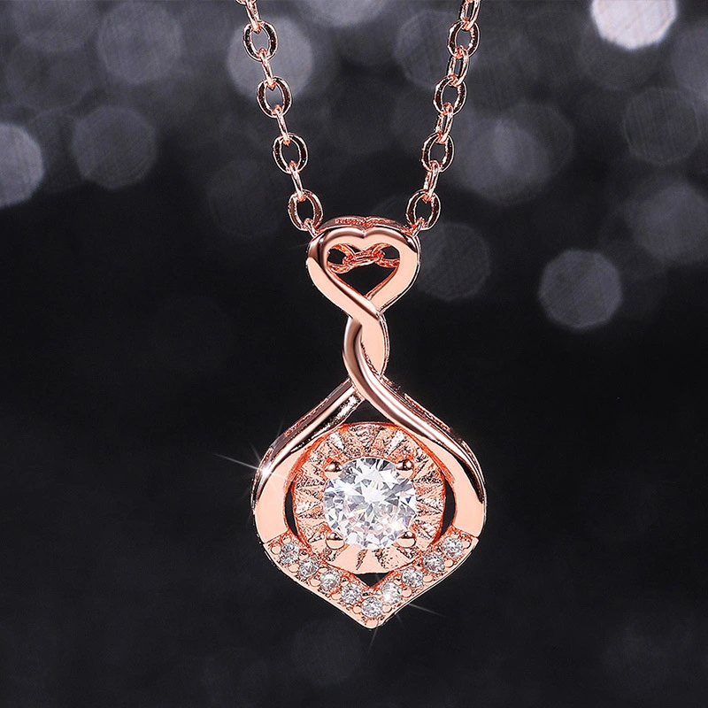 European and American celebrity pendant necklace with diamond and zircon heart-shaped necklace for women, trendy niche design, simple clavicle chain