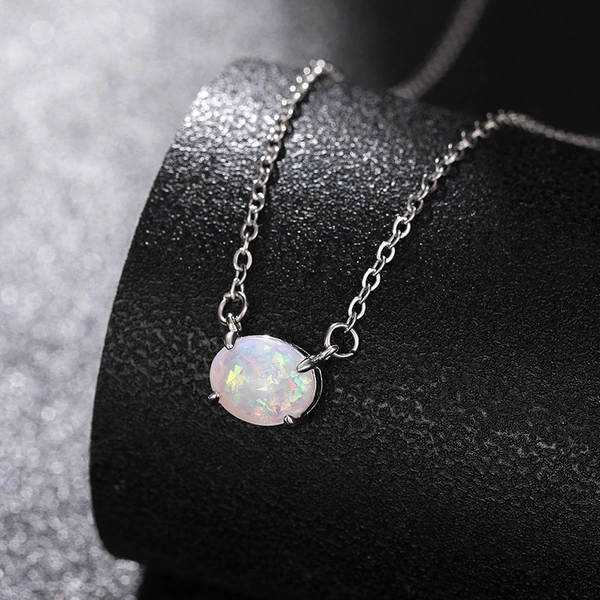  Glossy high-end imitation opal pendant for women, fashionable and exquisite necklace, elegant temperament, popular design