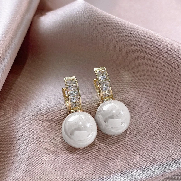 TEMU's new hot-selling earrings, pink pearl earrings for women, niche design ear clips, light luxury French earrings