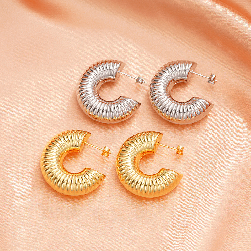 Live streaming hit U-shaped earrings popular French jewelry fashionable internet celebrity style elegant jewelry