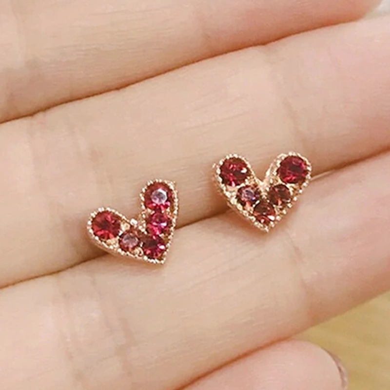 Heart-shaped earrings, mini ear bone studs for women, free to take off when sleeping, versatile and suitable for short hair, small earrings for women, wholesale