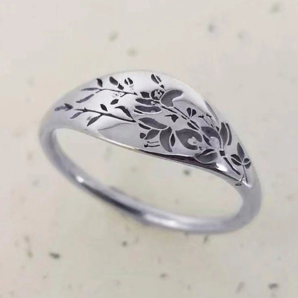   Hot selling new jewelry simple creative floral ring fashionable metallic women's ring