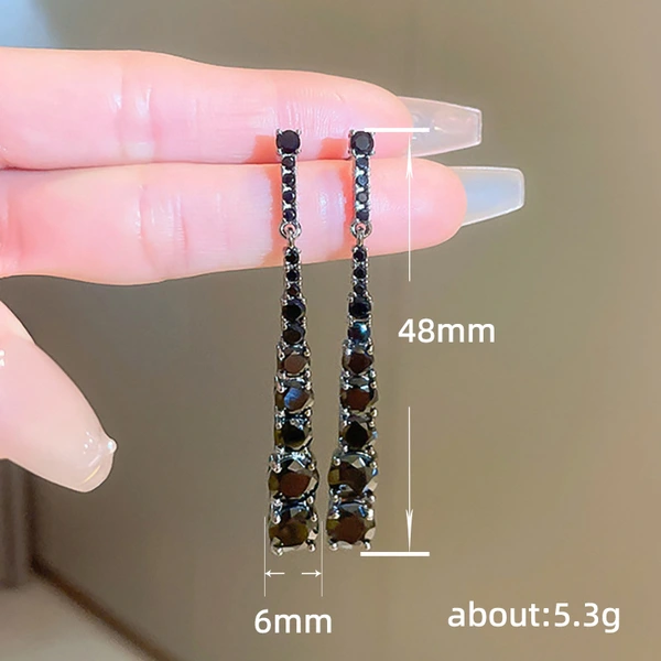 European and American fashion high-end long earrings exaggerated personality exaggerated atmosphere heavy earrings wholesale and retail