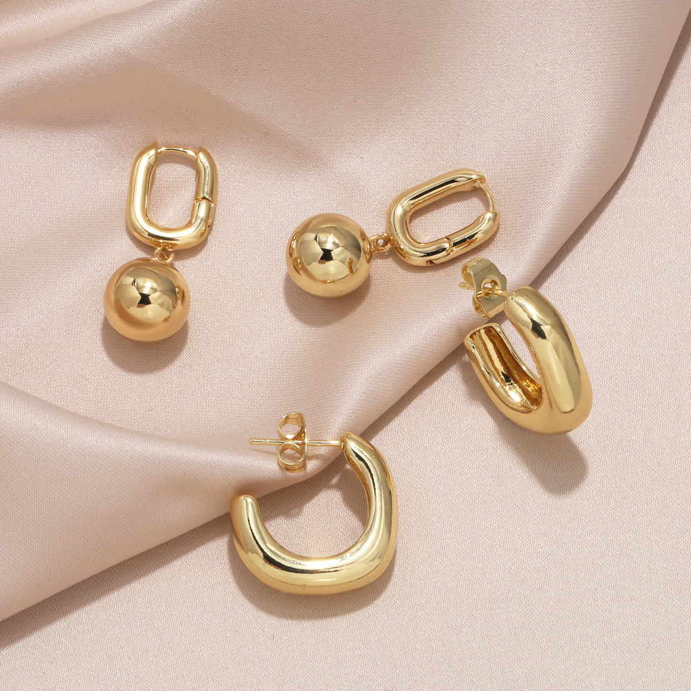 Clearance hot sale round pendant earrings for women European and American versatile copper plated 18k gold earrings earrings jewelry err71