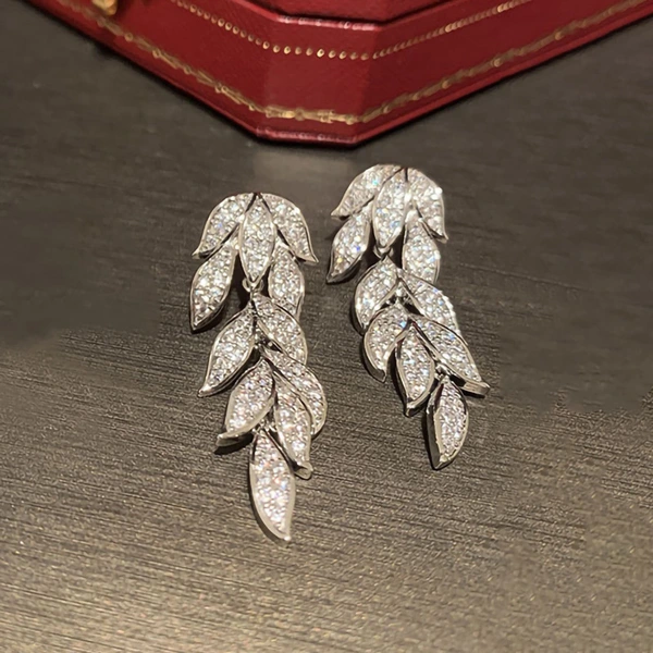 Micro-inlaid zircon shiny leaf earrings for women, exquisite temperament plant long earrings, popular in Europe and America