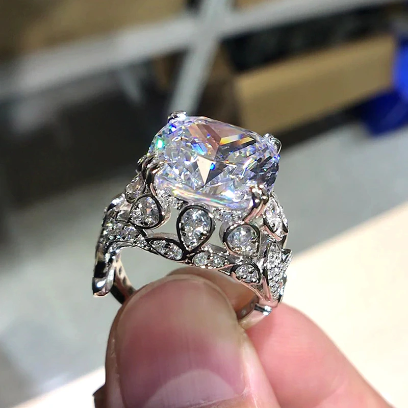 European and American jewelry hot selling hollow pattern inlaid zircon ring high-end retro luxury women's ring