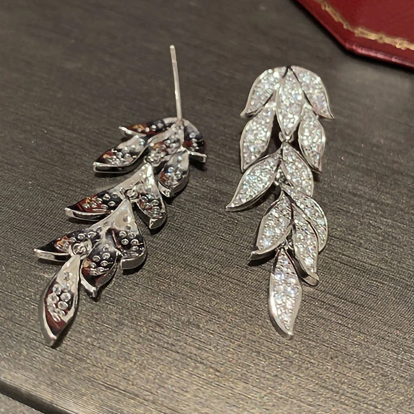 Micro-inlaid zircon shiny leaf earrings for women, exquisite temperament plant long earrings, popular in Europe and America