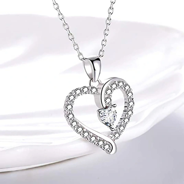 European and American fashion heart-shaped necklace, classic trend Korean style heart-shaped pendant, Chinese Valentine's Day gift