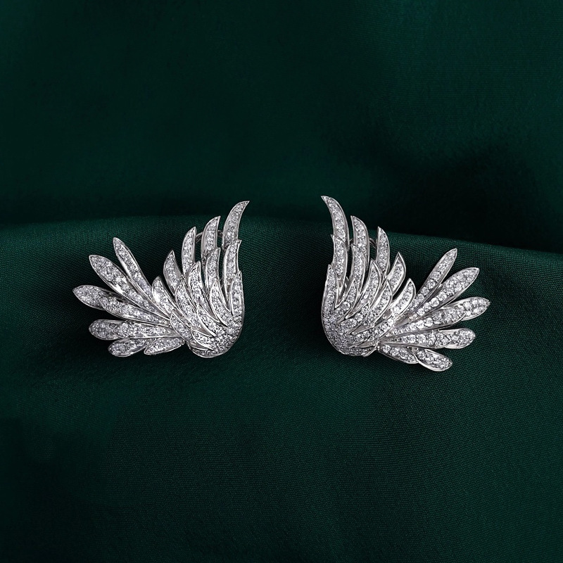 New earrings retro three-dimensional angel wings earrings feathers inlaid diamond zircon piercing earrings