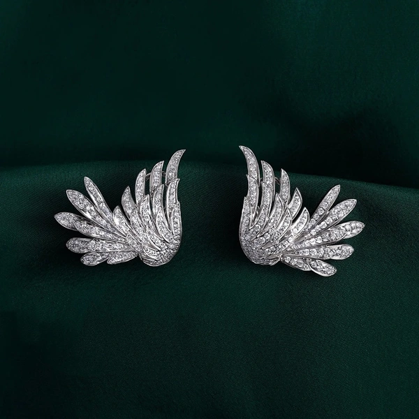 New earrings retro three-dimensional angel wings earrings feathers inlaid diamond zircon piercing earrings