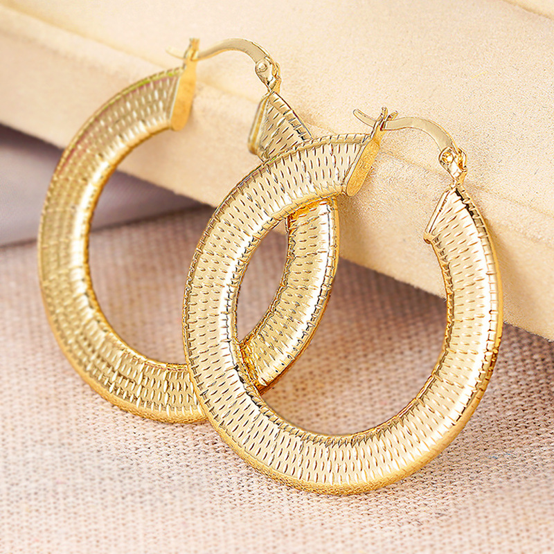 Factory direct sales of exotic earrings, exaggerated round geometric earrings, popular in the Middle East, French style