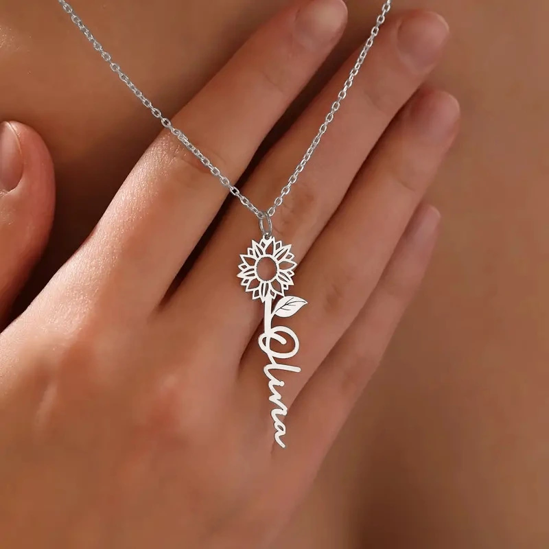  Direct selling Korean style forest flower necklace for women with letter pendant necklace design jewelry