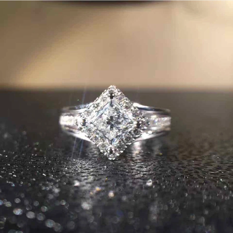    Hot selling sparkling four-claw inlaid zircon women's ring, Internet celebrity style diamond ring