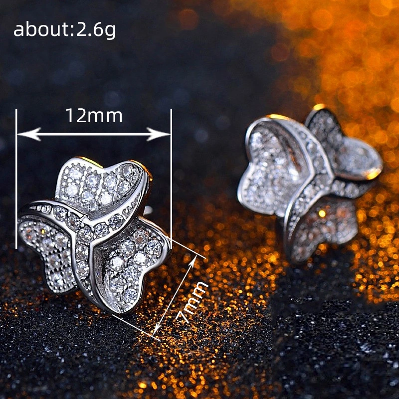  Lucky clover plant flower earrings for women fashion exquisite sweet earrings European and American temperament style earrings