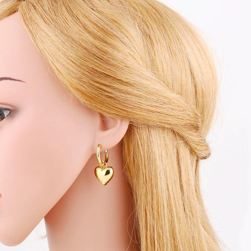 European and American hot-selling fashion simple high-end love earrings niche design five-pointed star earrings eru71