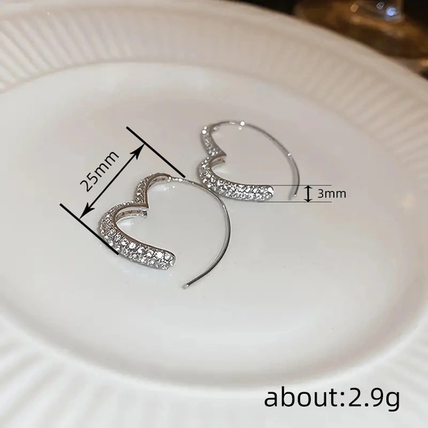  Love heart-shaped earrings for women, shiny, light luxury style, high-end earrings, princess dress niche accessories