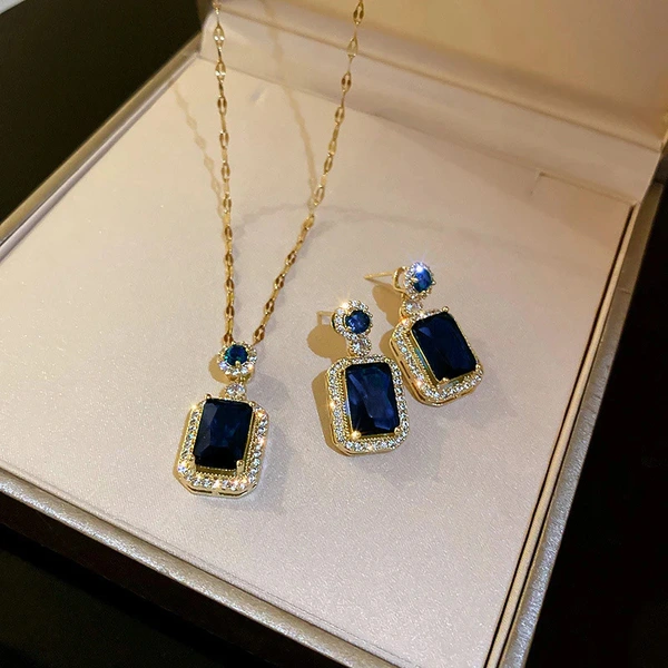 European and American retro palace suit Hong Kong style high-end earrings necklace temperament geometric French luxury ring