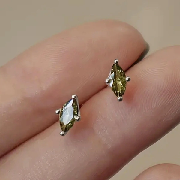 Simple style olive green earrings temperament versatile daily commuting earrings mini exquisite girls earrings