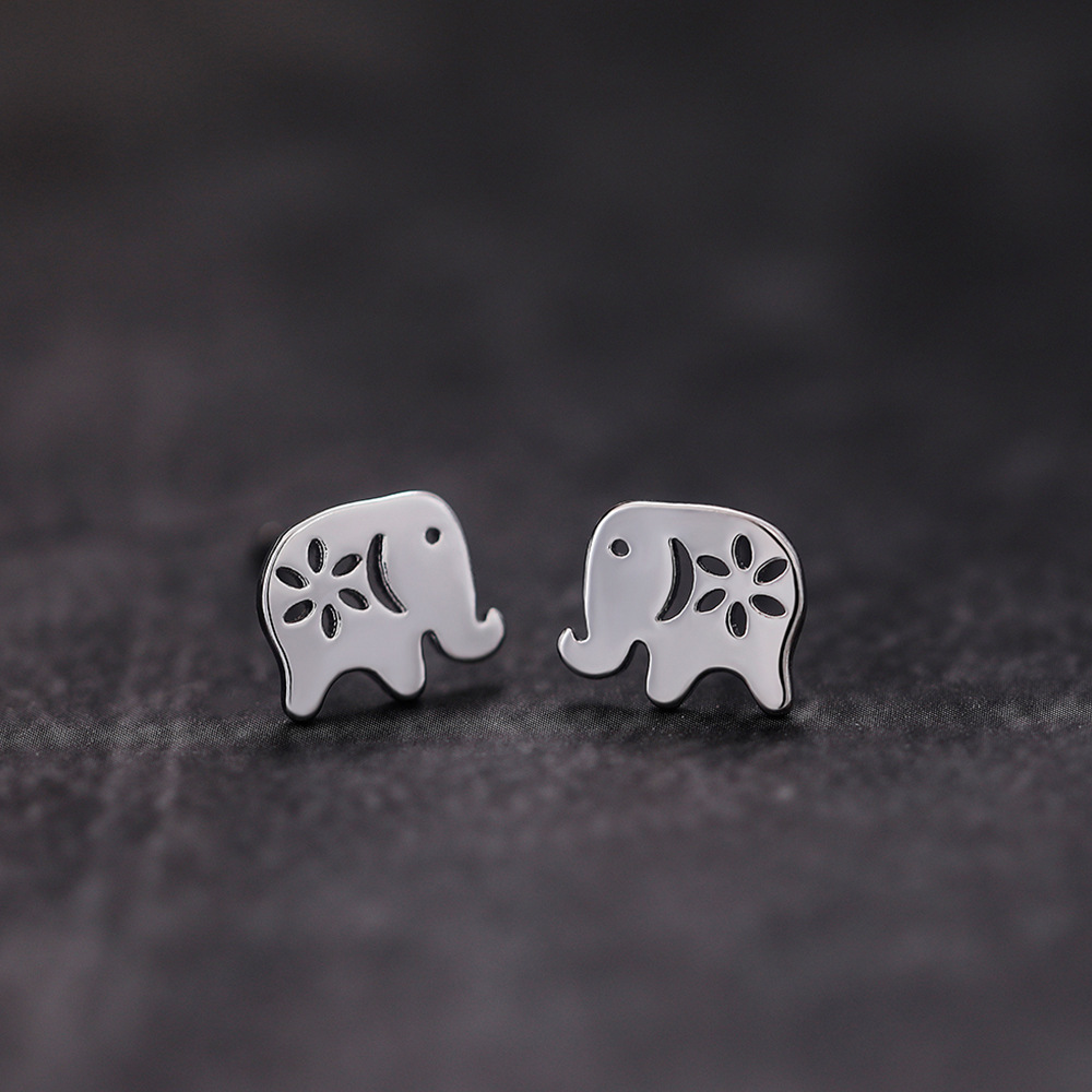  Japanese and Korean style new small animal earrings hollow print elephant earrings manufacturers spot wholesale