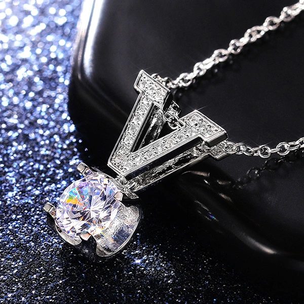  New European and American letter necklace copper inlaid zircon V-shaped necklace women's fashion all-match pendant accessories