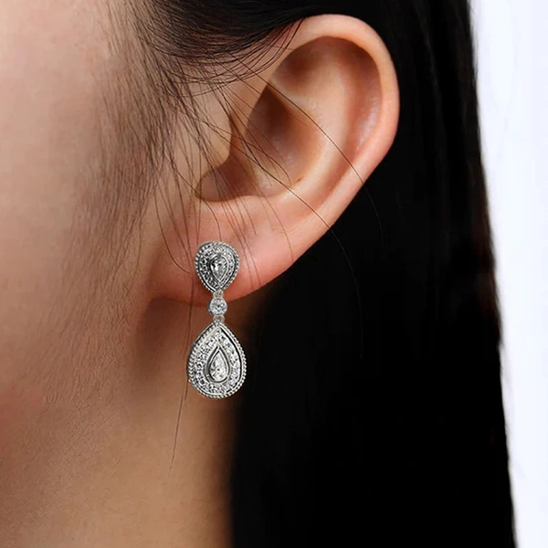 Korean style popular light luxury style water drop earrings evening dress wedding accessories fashionable internet celebrity style popular earrings