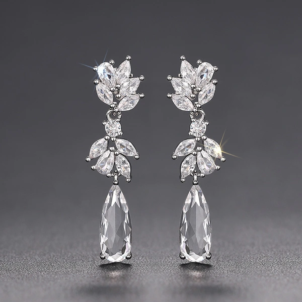  European and American style hot selling earrings for women, water drop flower pendant accessories, high-end light luxury fashion jewelry