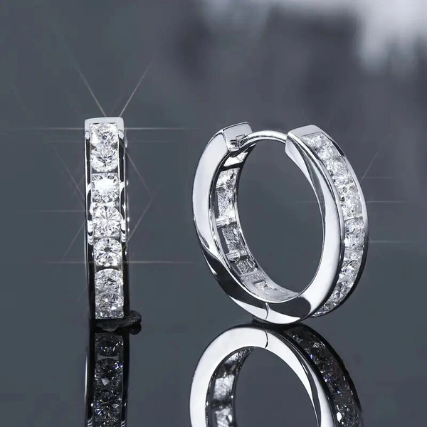 New women's hoop earrings with geometric diamonds, elegant and fashionable earrings for daily wear
