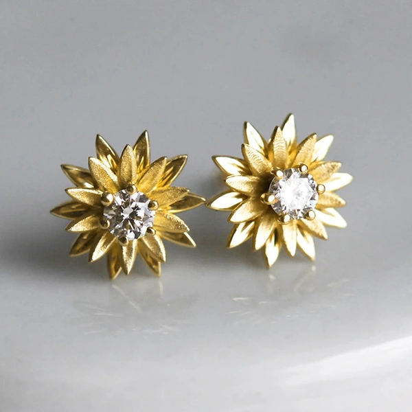 Dubai luxury earrings small daisy flower night market source earrings exquisite small fashion earrings