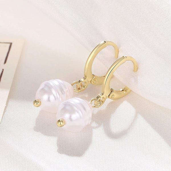   Special-shaped imitation pearl earrings for women, fashionable and elegant daily wear, ladies' jewelry