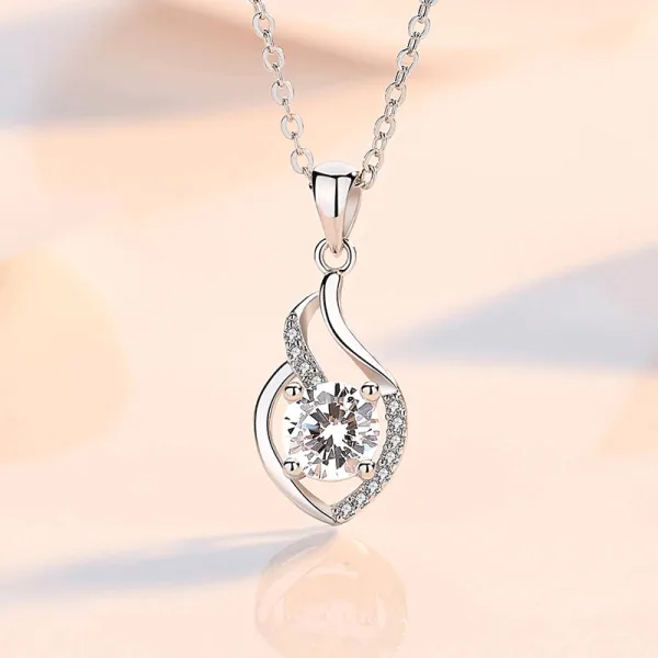 Hot sale of new geometric zircon pendant necklace with copper plating and platinum sweater chain for ladies in autumn