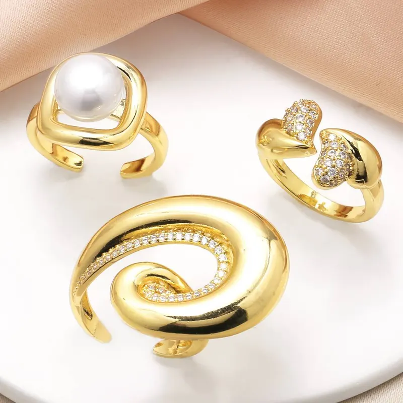 AS jewelry hot selling pearl love ring female smooth gold-plated zircon spiral ring rih50